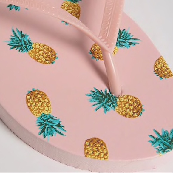 Forever 21 Pineapple Print Flip Flops 🍍 - Picture 6 of 8